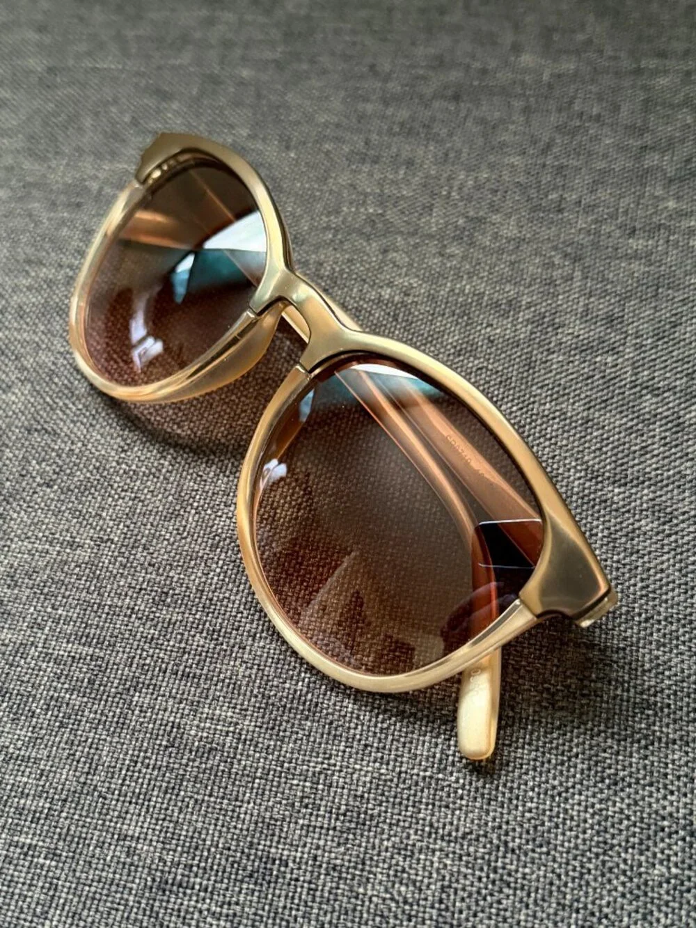 Champagne Round Sunglasses (with Free Case!)